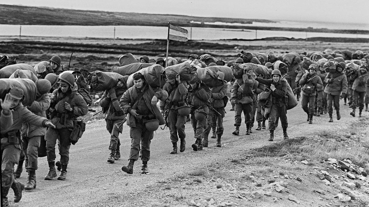 Editorial Rinconet: Malvinas y el otro periodismo de guerra