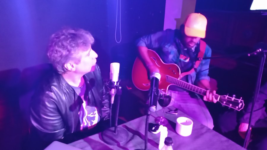 Amado Boudou y Manuel Quieto cantan Costumbres Argentinas